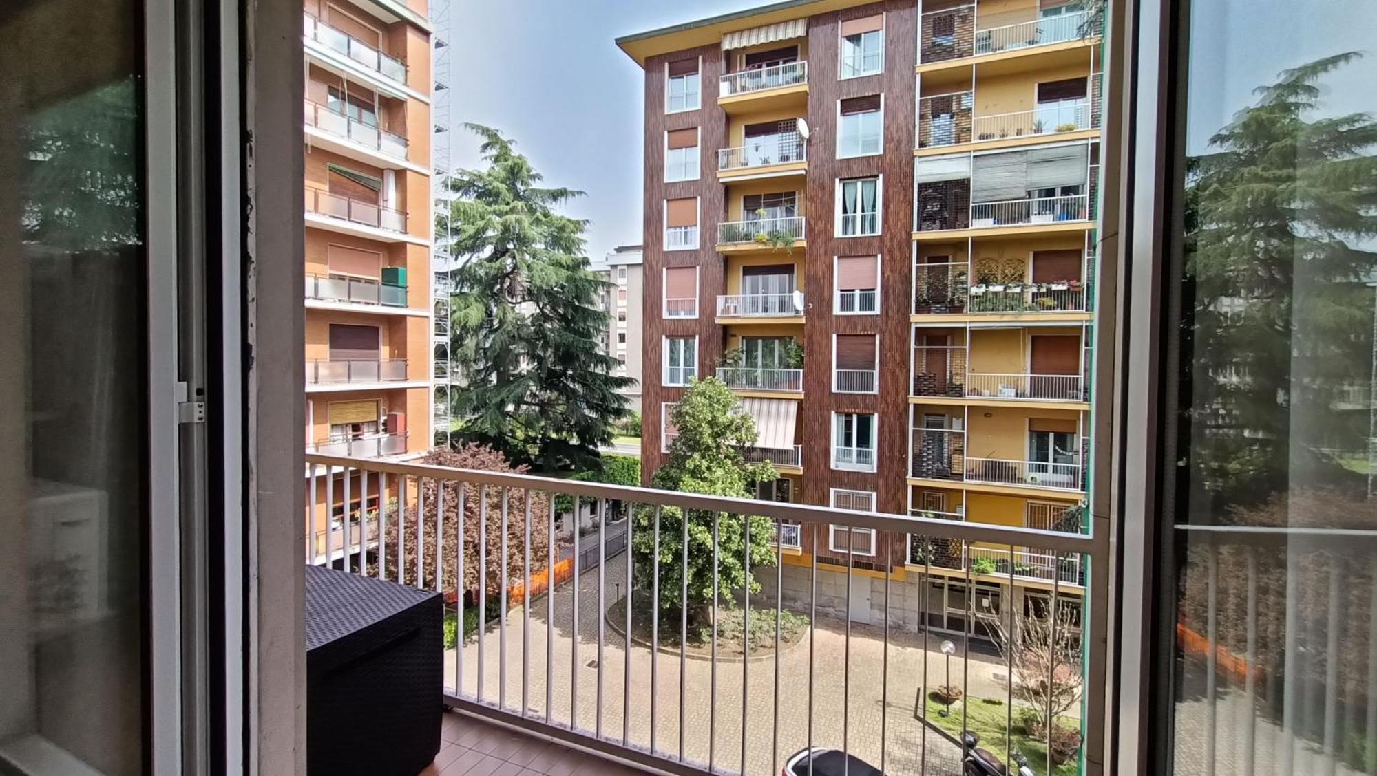 Sahi - Via Dei Ciclamini Mm1 Primaticcio, Stadio San Siro, Ospedale San Carlo ميلان المظهر الخارجي الصورة